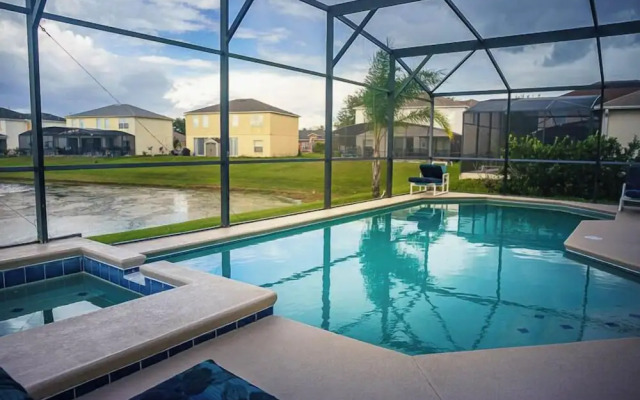 Crescent Lakes Villa