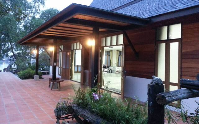 Bannsuanmaeklong Resort
