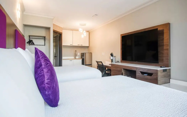 Coast Courtenay Hotel