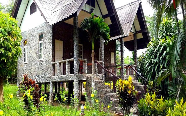 Tree Top River Huts