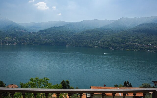 Lake Como Apartments