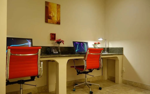 Ramada Sacramento