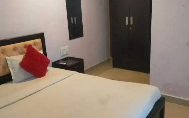 iROOMZ Hotel Diamond Park