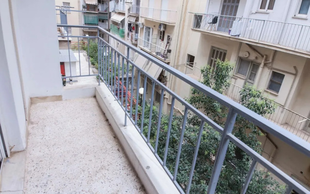 Charming 1 Bd Apt near ASOE in Athens