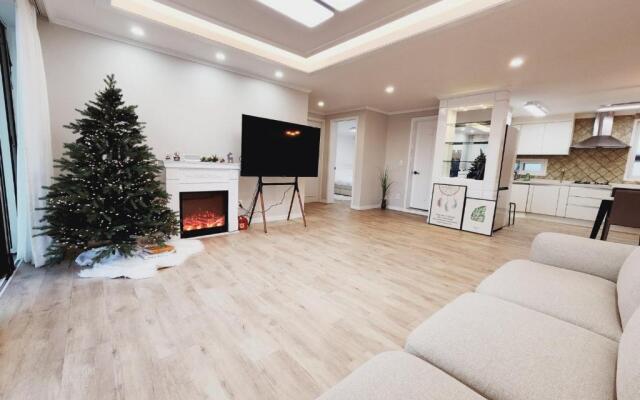 Grand open Hongdae houes 4bdr 2bth