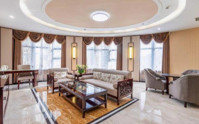 Jubao Holiday Hotel – Lobby – Yanan
