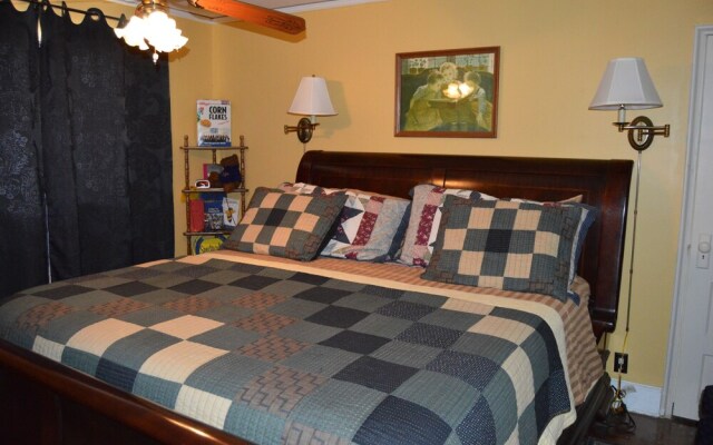 Maple Street Bed and Breakfast LLC