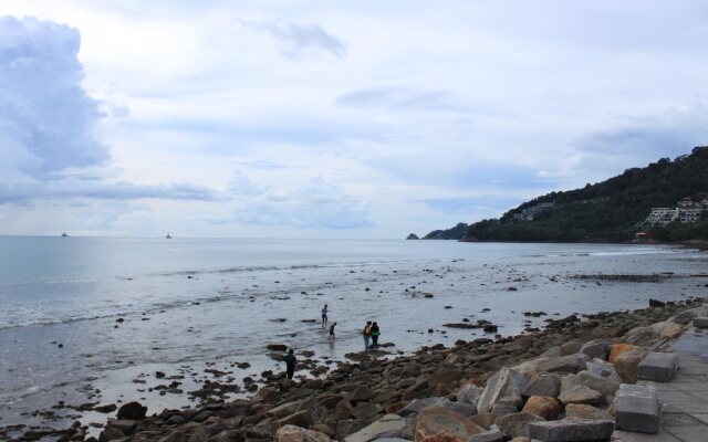 At We Patong hostel