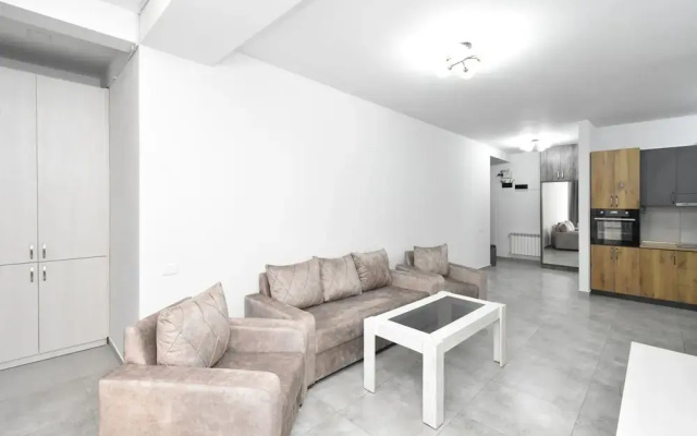 Apartment by Luxe Group DI412