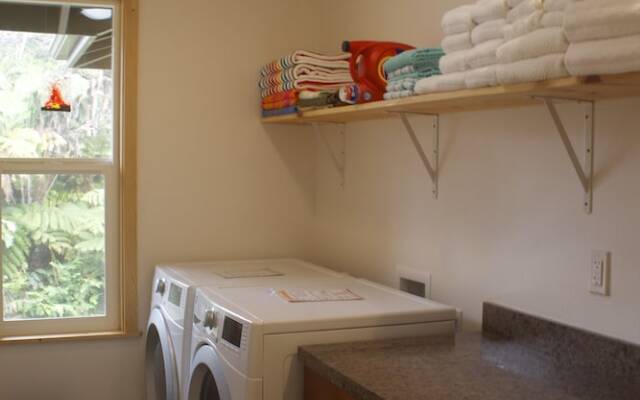 Hale OnaOna by Hawaii Volcano Vacations