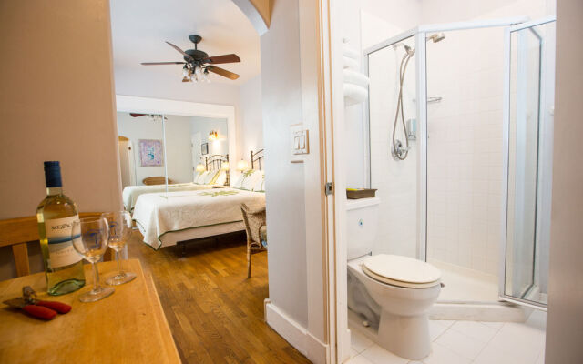 Venice Beach Suites  Hotel