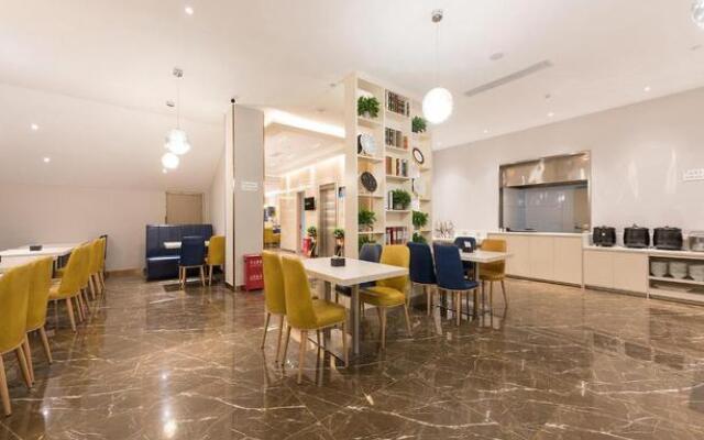 ZMAX Hotels Beijing Linheli Metro Station
