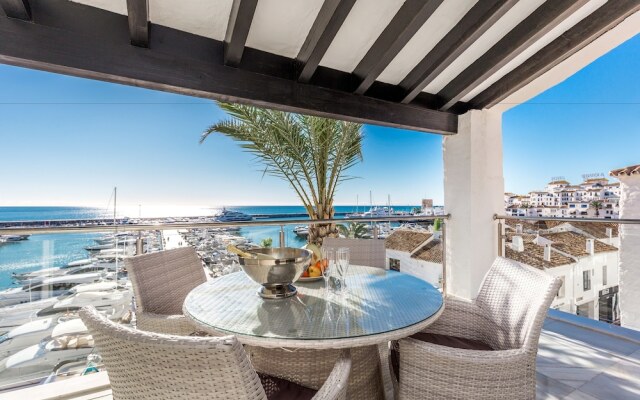 First Line Penthouse in Puerto Banus