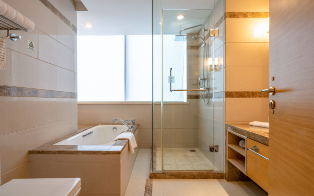 Regal Plaza Hotel & Residence Waigaoqiao