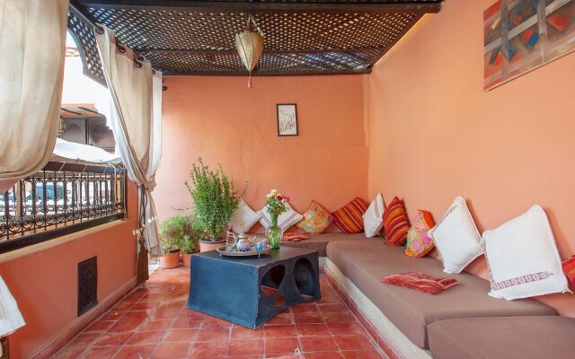 Dar Kamar Zamane - Adults Only