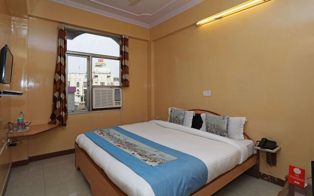 OYO Flagship 10282 Hotel Rishi