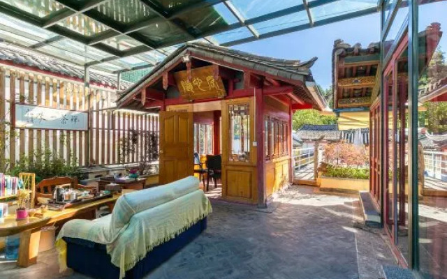 Yixing Thatched Cottage Inn (Lijiang Old Town Dashuiche Branch)