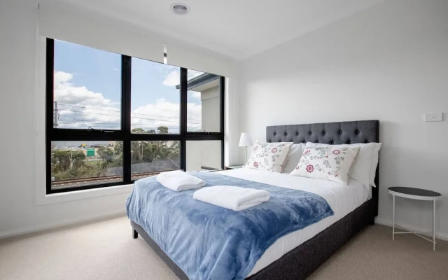 Captivating Large 4br@narre Warren