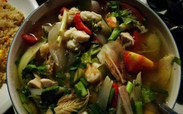 Chomlay Room & Restaurant