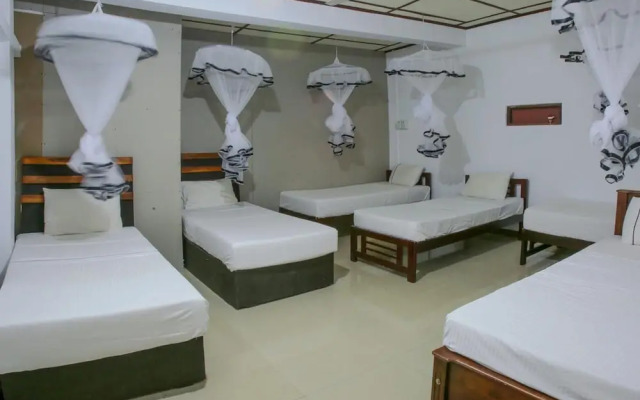 Aura City Hostel