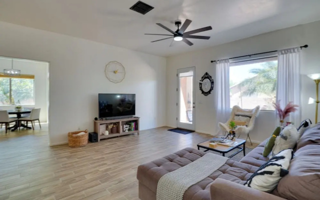 14 Mi to Dtwn: Tucson Escape w/ Patio!