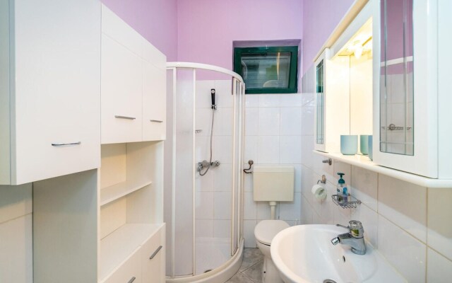 Amazing Apartment in Jasenice With 1 Bedrooms and Wifi