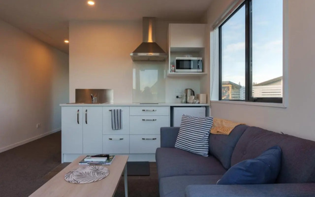 Entire Studio - Rodman 18 - newly furnished