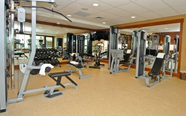 Luxury 1 Bedroom Mountain Vacation Rental in Breckenridge With Access to a Hot Tub and Heated Garage Parking