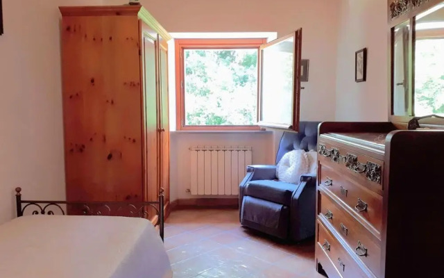 Traditional Villa in Varano With Private Garden