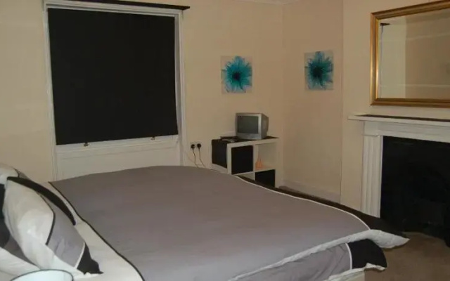 Bentons Guest House