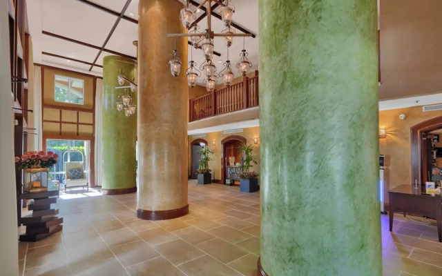 Relaxing Condo with Free Parking