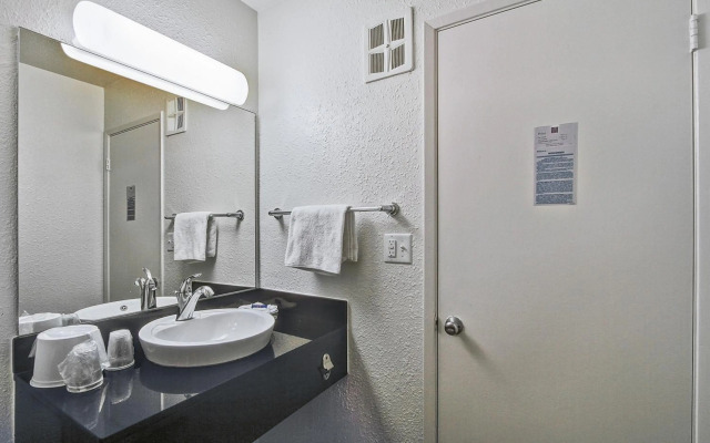Motel 6 Green Bay, WI