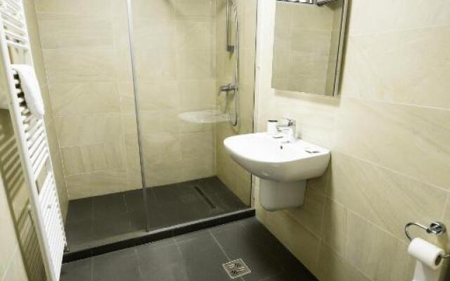 Montana Popa Boutique Studio