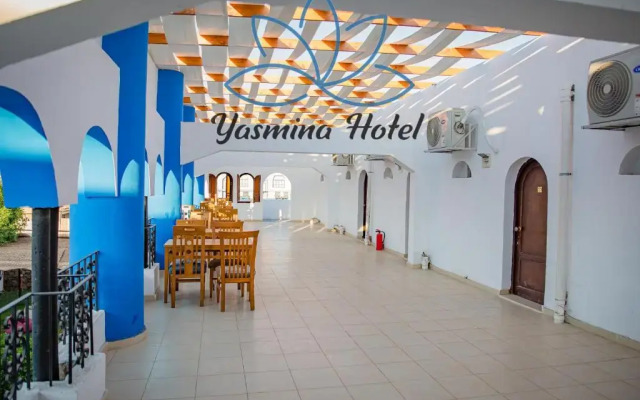Yasmina Hotel