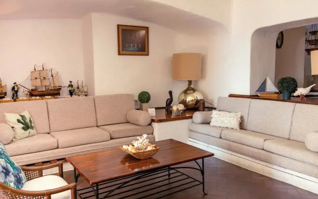 Flat with Unbeatable Views & 2 Bedrooms