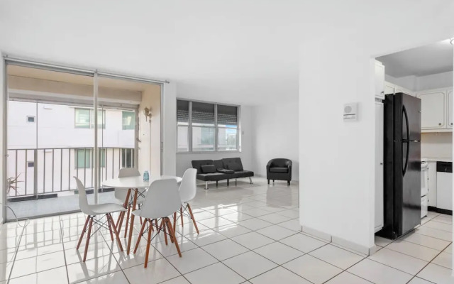 Bay Harbor Sunset Apt 4B