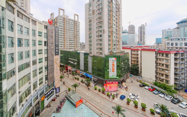 Shengjing Yijia Hotel (Xiangyang Railway Station People's Square Branch)