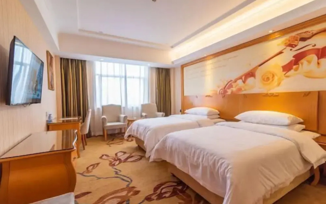 Vienna Hotel (Jingzhou Jianli Jiangcheng)