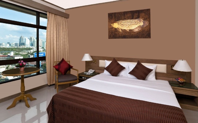 Pinnacle Lumpinee Park Hotel