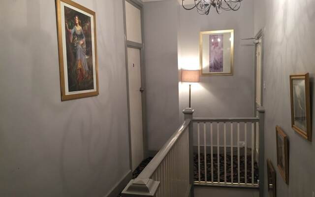 Castle Lodge Guest House