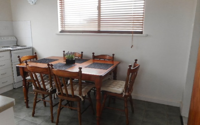 Catalina Cottage Holiday House – Kitchen – Port Macdonnell