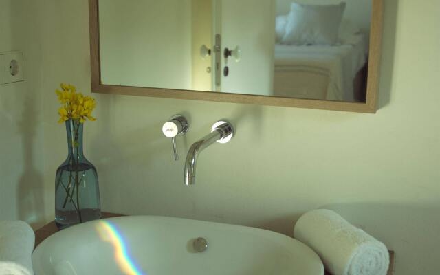 Kamaroti Suites Hotel