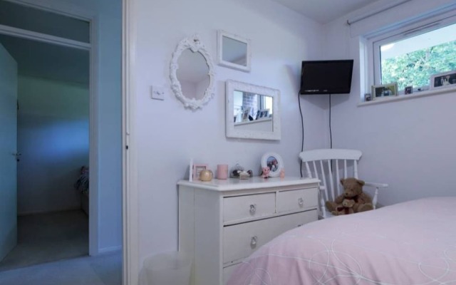 Spacious 2BR Modern Flat in London