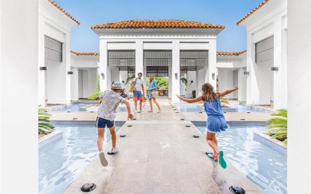 Estepona Hotel & Spa Resort