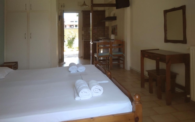 Katerina Pool Apartments