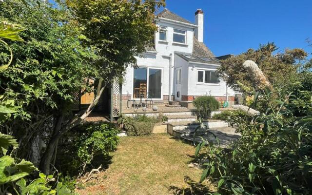Beautiful, Spacious 4-bed House in Brixham