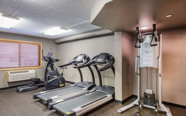 AmericInn by Wyndham Grand Forks