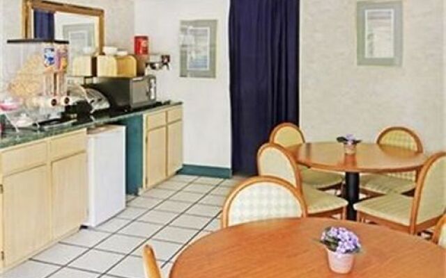 Vandalia Travelodge Dayton Airport