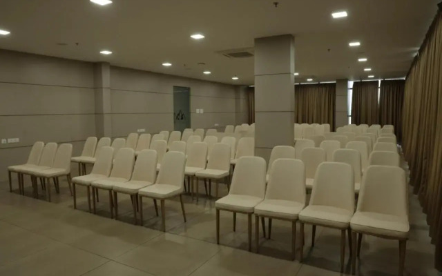 Dreamotel Luxury Suits And Rooms