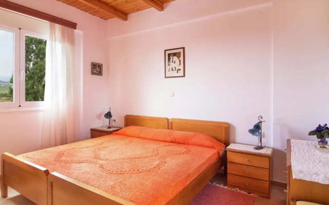 Villa in Lefkogia Crete With Swimming Pool